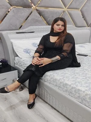 Call Girl in Sushant Golf City